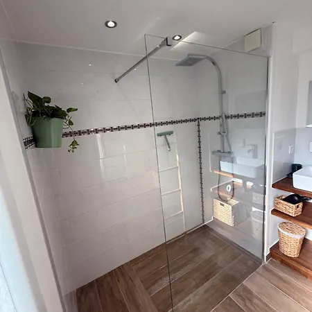 Rez De Jardin Cosy & Jacuzzi Fréjus
