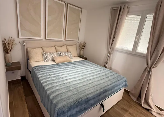 Rez De Jardin Cosy & Jacuzzi Frejus